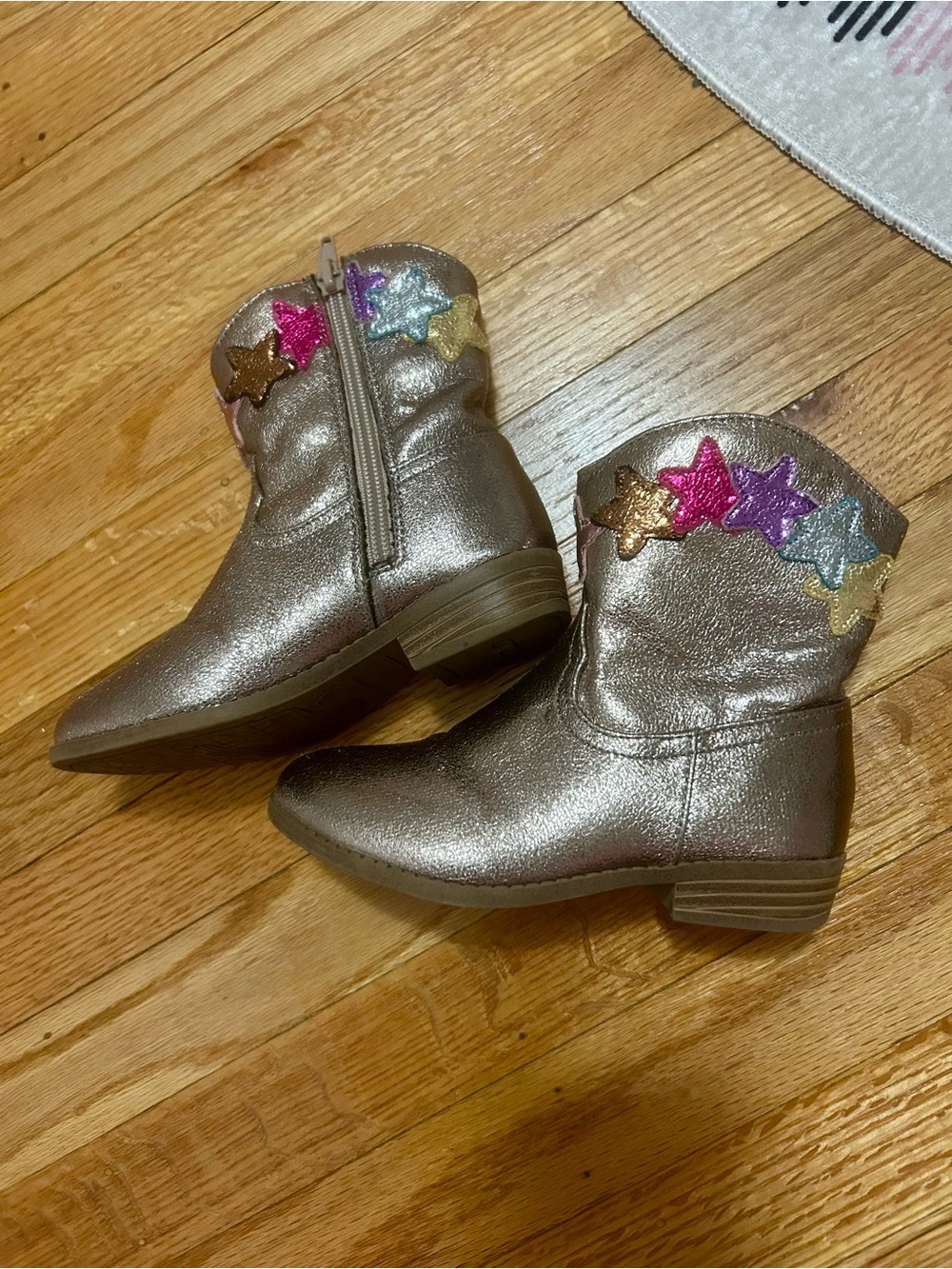 Steve Madden Metallic Rose Gold Star Appliqué Girls' Ankle Boots